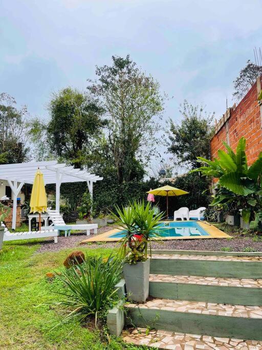 Apart El Altillo, loft ambientes abiertos 6 pax en Cataratas pileta compartida