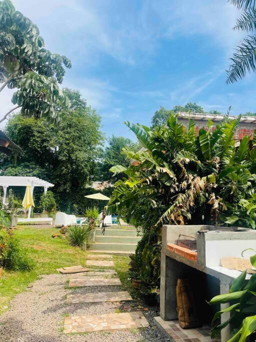 Apart El Altillo, loft ambientes abiertos 6 pax en Cataratas pileta compartida