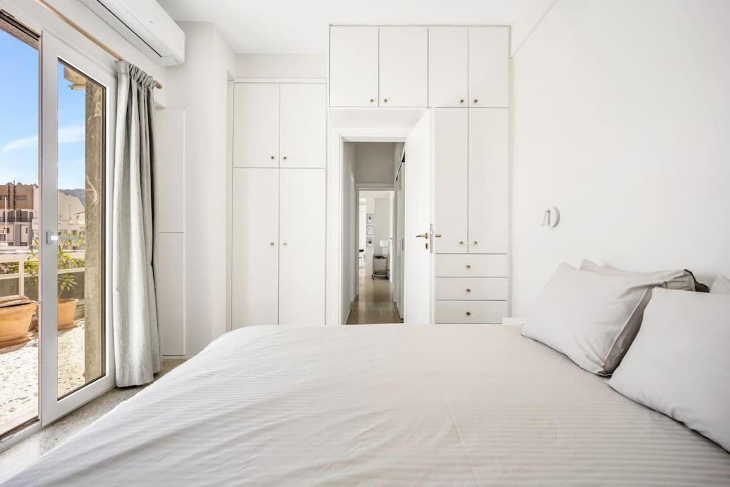 Designer comfy penthouse, Pagrati-"Hilton" area with splendid city views photo 4