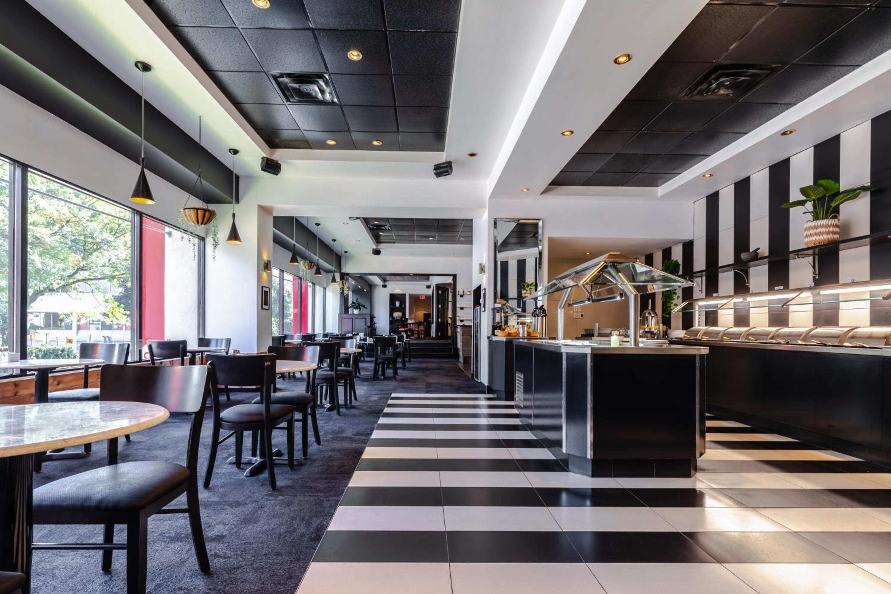 Trois-rivieres Vacations - Hotels Gouverneur Trois-Rivieres - Property Image 1