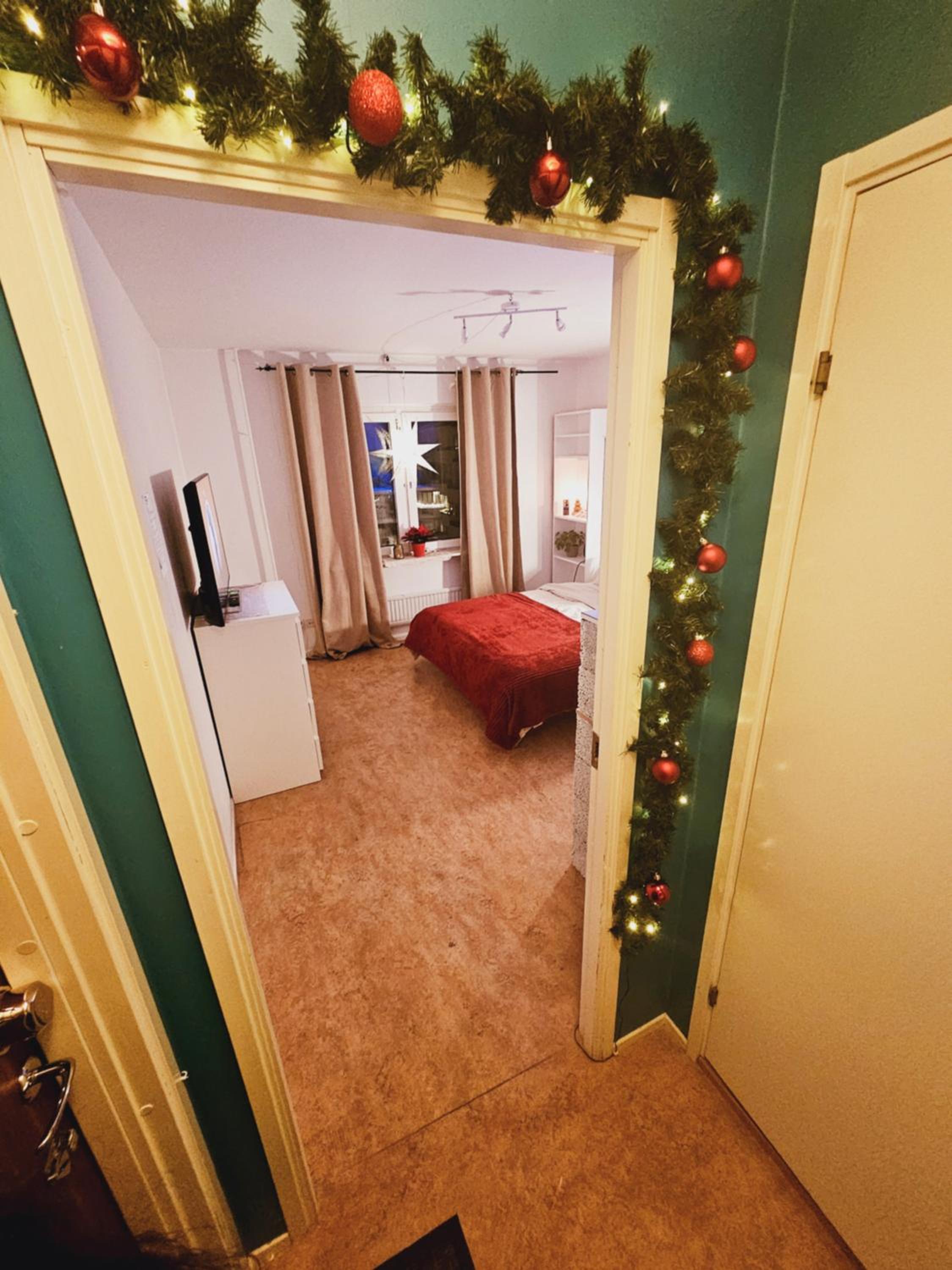 Central Room with Private Entrance and Ensuite Bathroom view 4