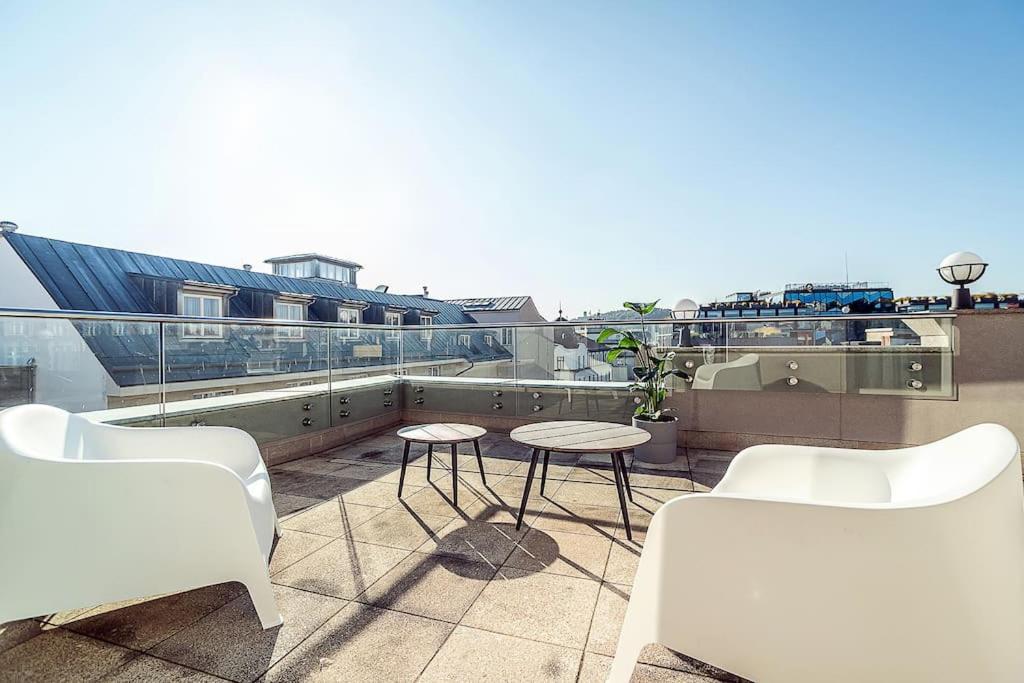 High-class rooftop apt. with spacious terrace