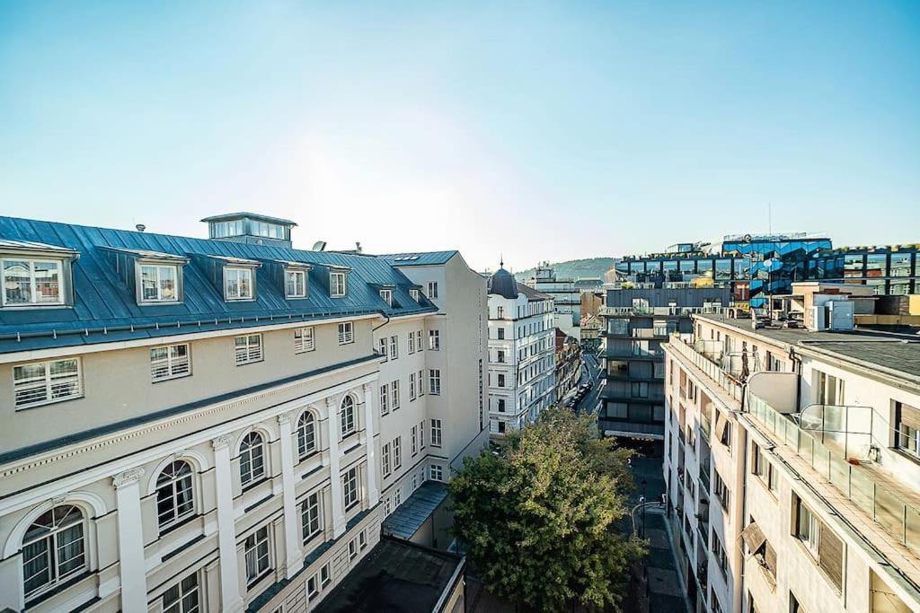 High-class rooftop apt. with spacious terrace