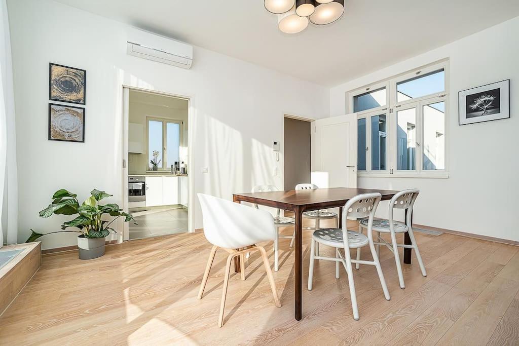 High-class rooftop apt. with spacious terrace