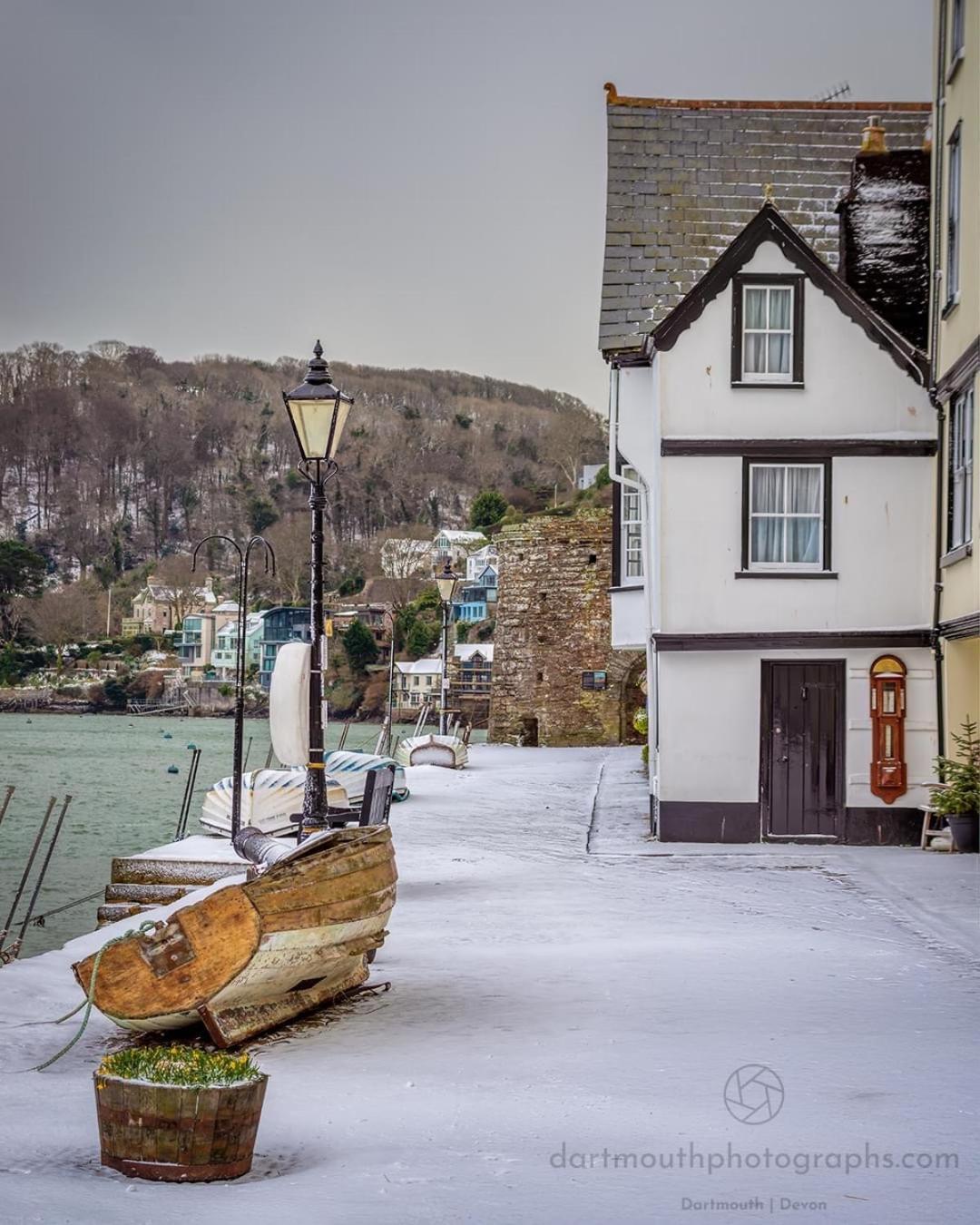 Nancie's Place - - A BEAUTIFUL GEORGIAN DUPLEX APARTMENT - - Centre of Old Dartmouth Town - - ONSITE PRIVATE PARKING view 2