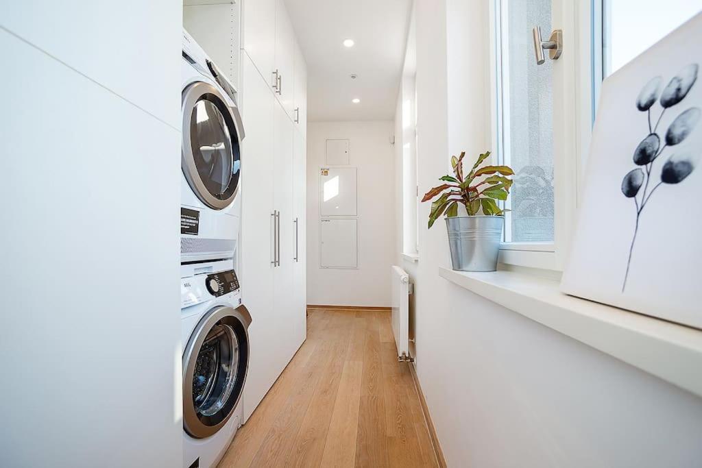 High-class rooftop apt. with spacious terrace