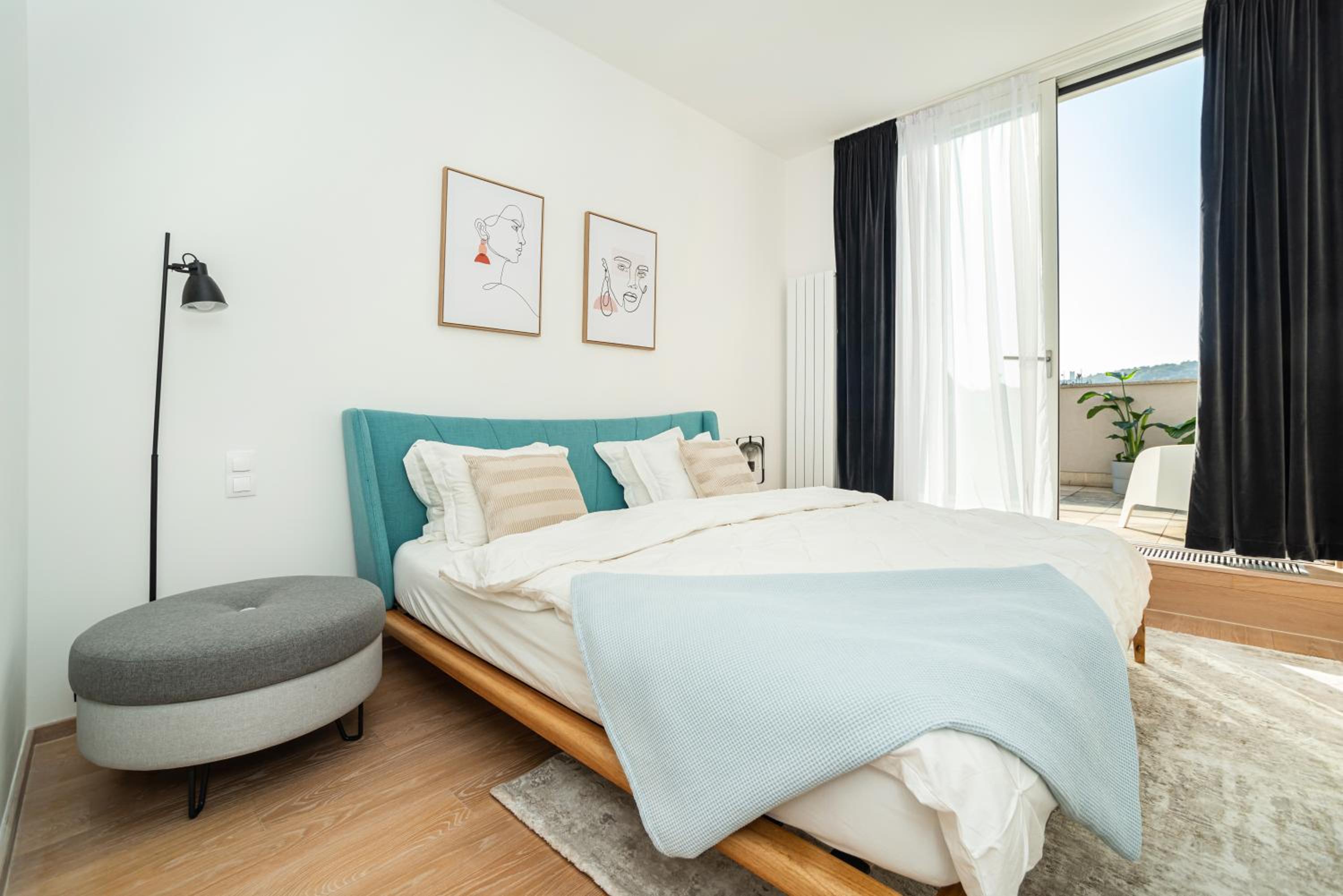 High-class rooftop apt. with spacious terrace