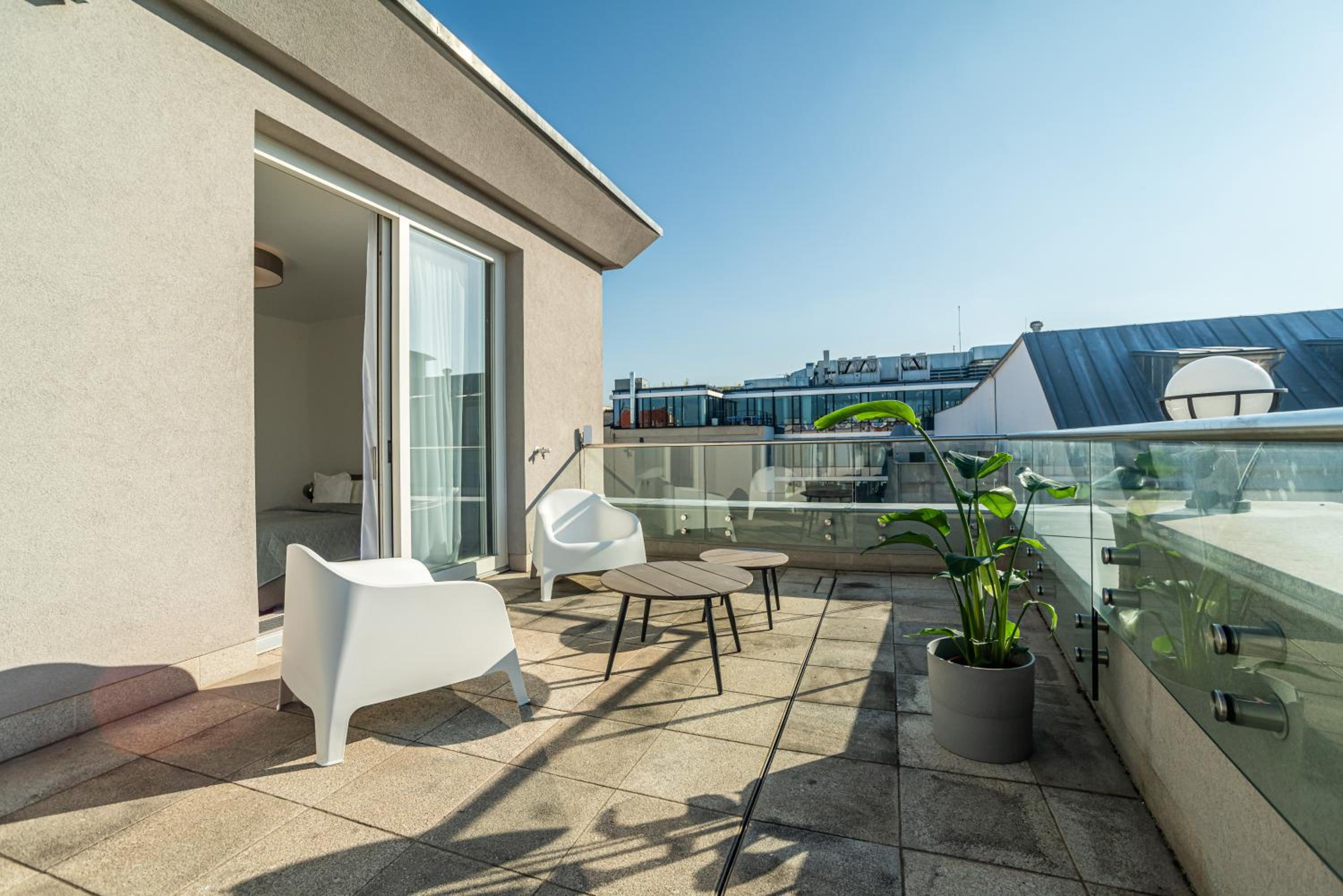 High-class rooftop apt. with spacious terrace