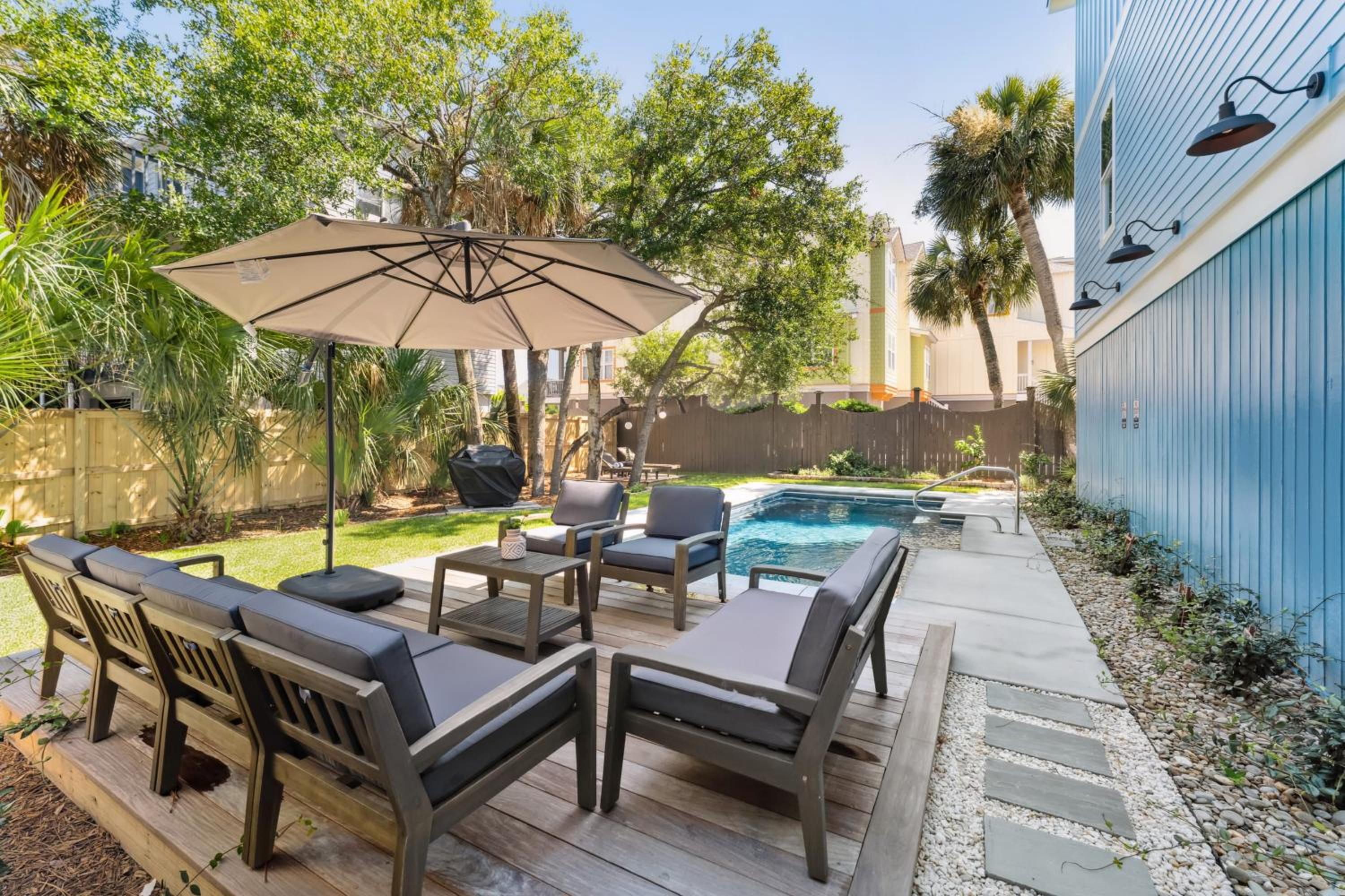 Windward House by AvantStay Walk to Beach Restaurants Saltwater Pool