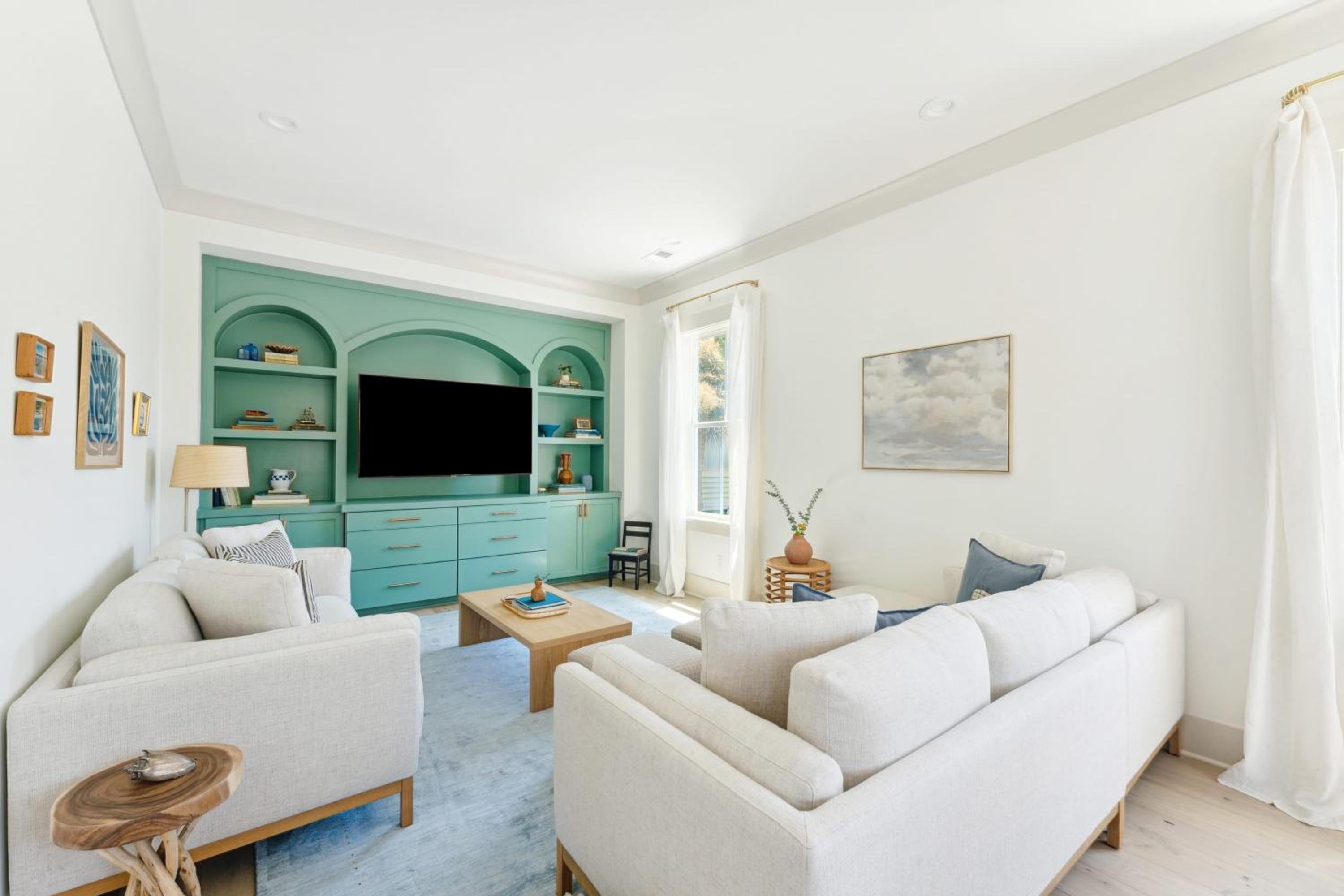 Windward House by AvantStay Walk to Beach Restaurants Saltwater Pool