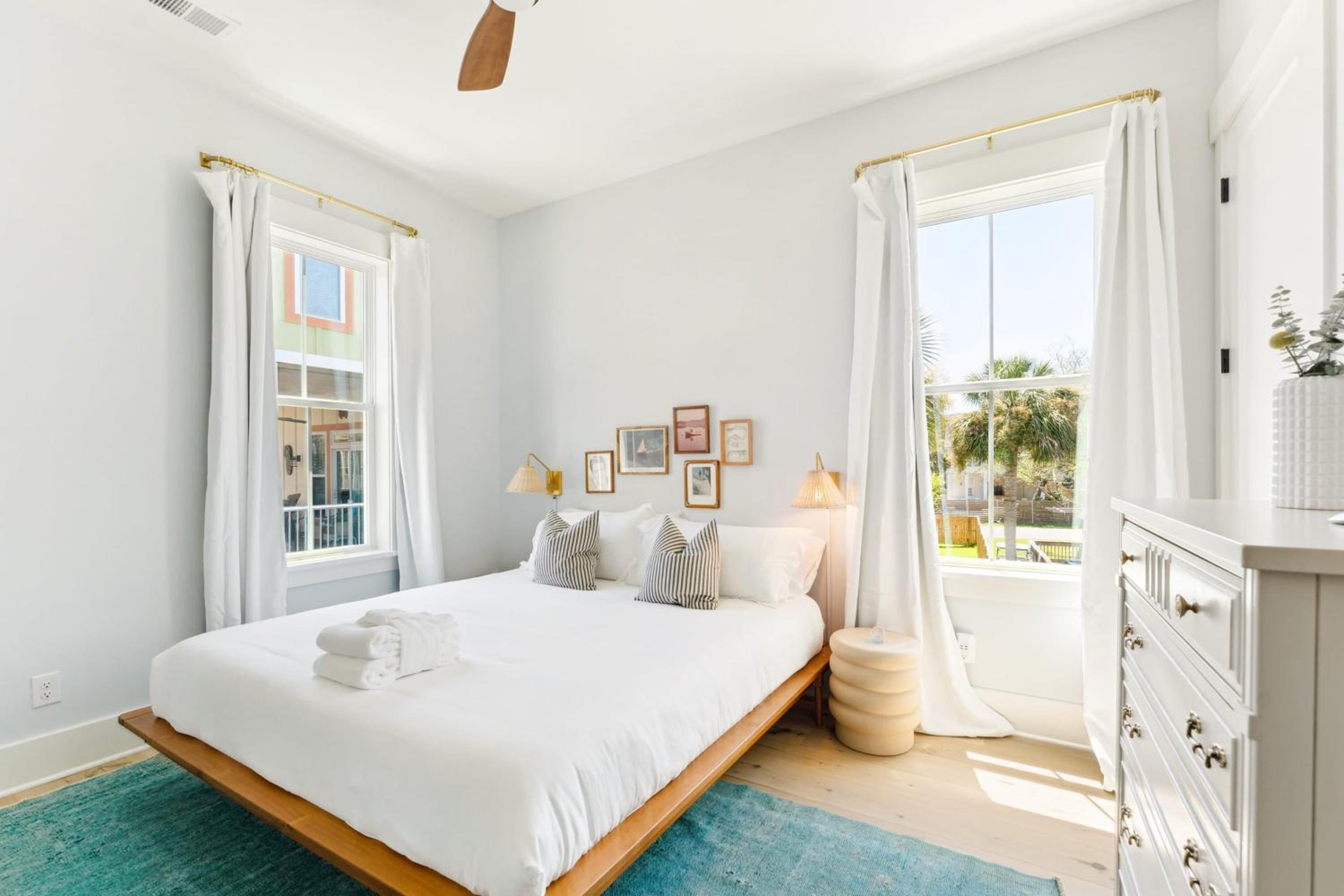 Windward House by AvantStay Walk to Beach Restaurants Saltwater Pool
