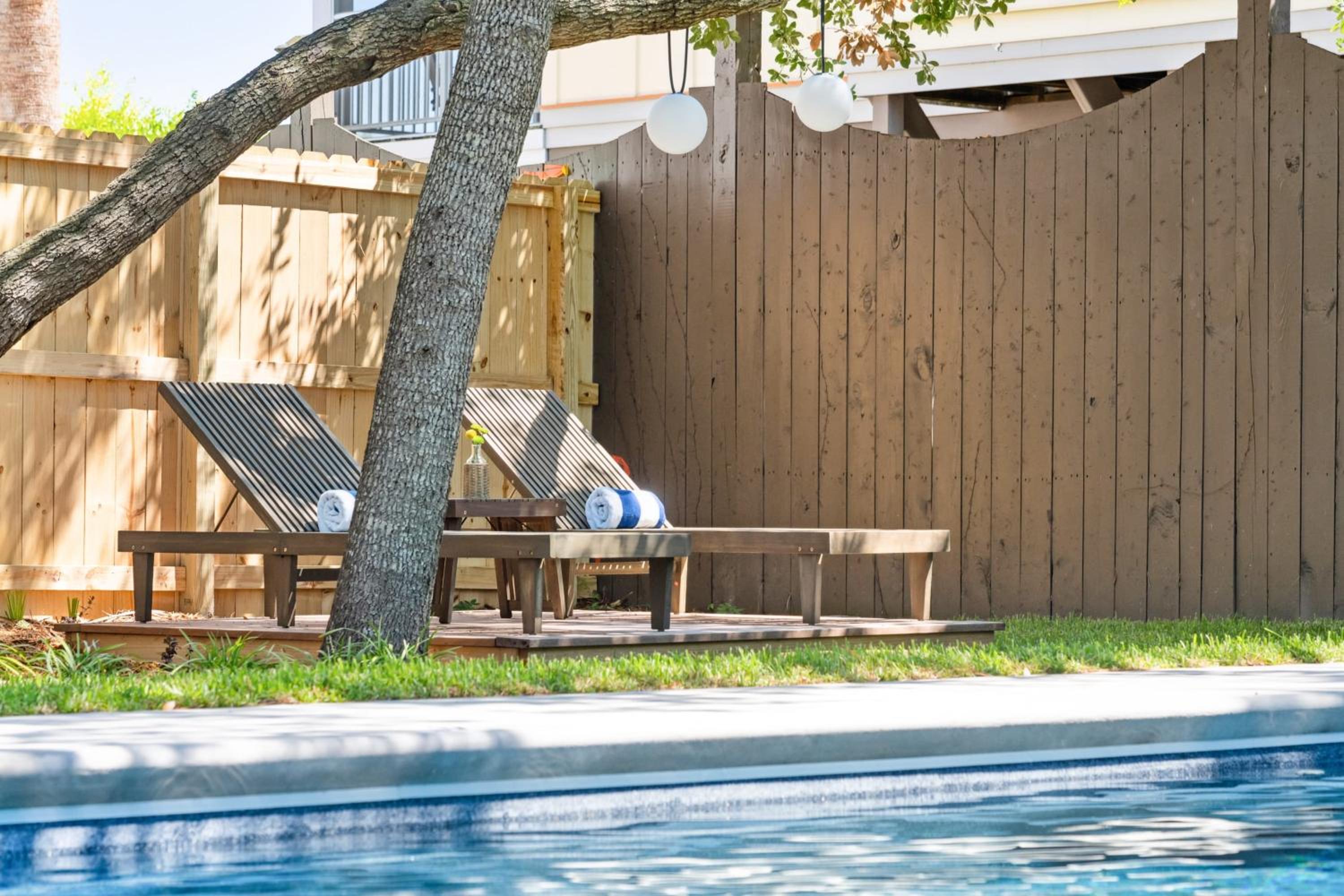 Windward House by AvantStay Walk to Beach Restaurants Saltwater Pool