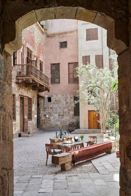 Private Room with Mashrabiya Windows in Historic Mamluk Palace - Bayt Yakan, Old Cairo