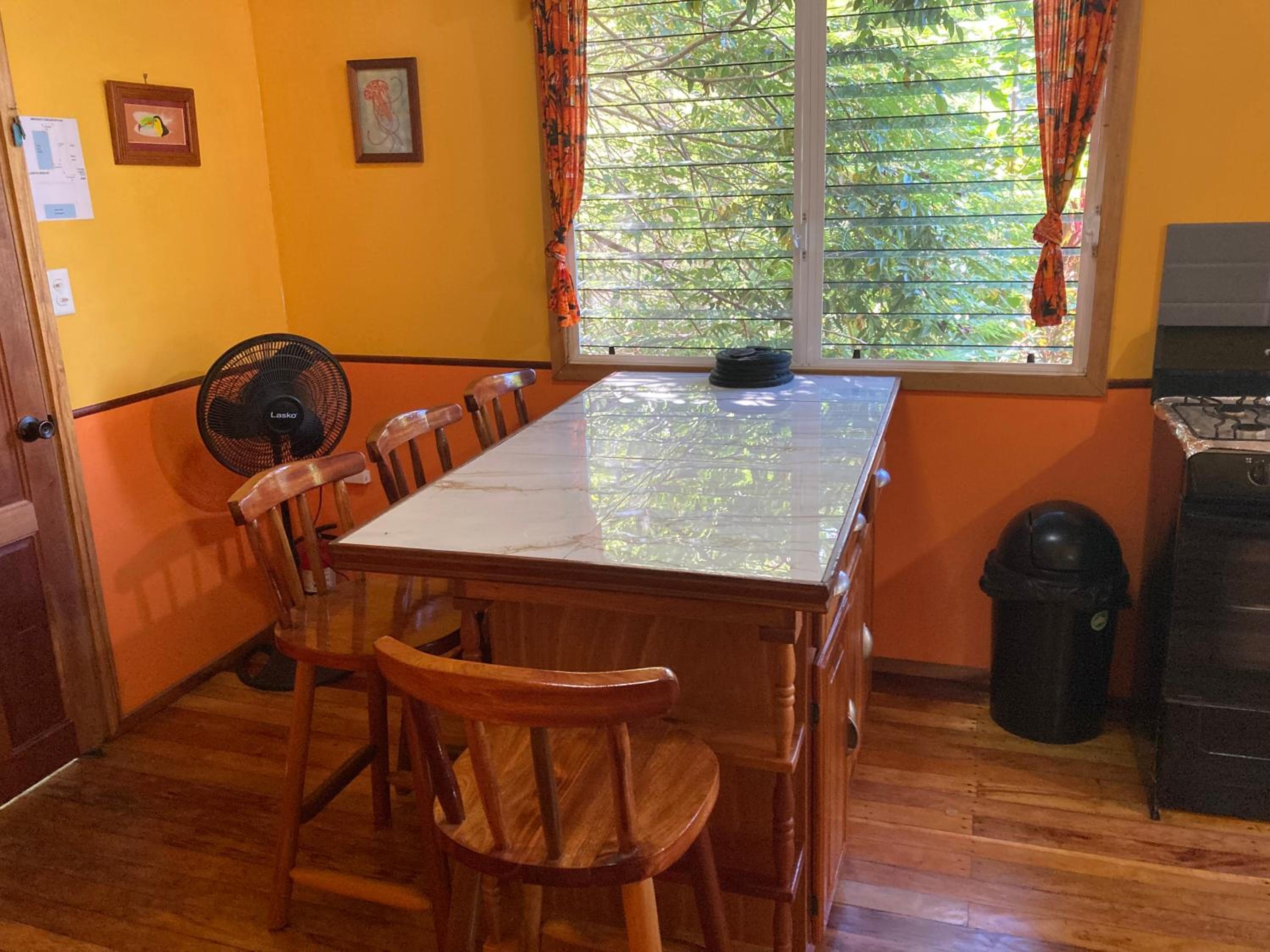 2BR Treetop Cottage Tropical Adventure, Maya Ruins San Ignacio Center Nearby