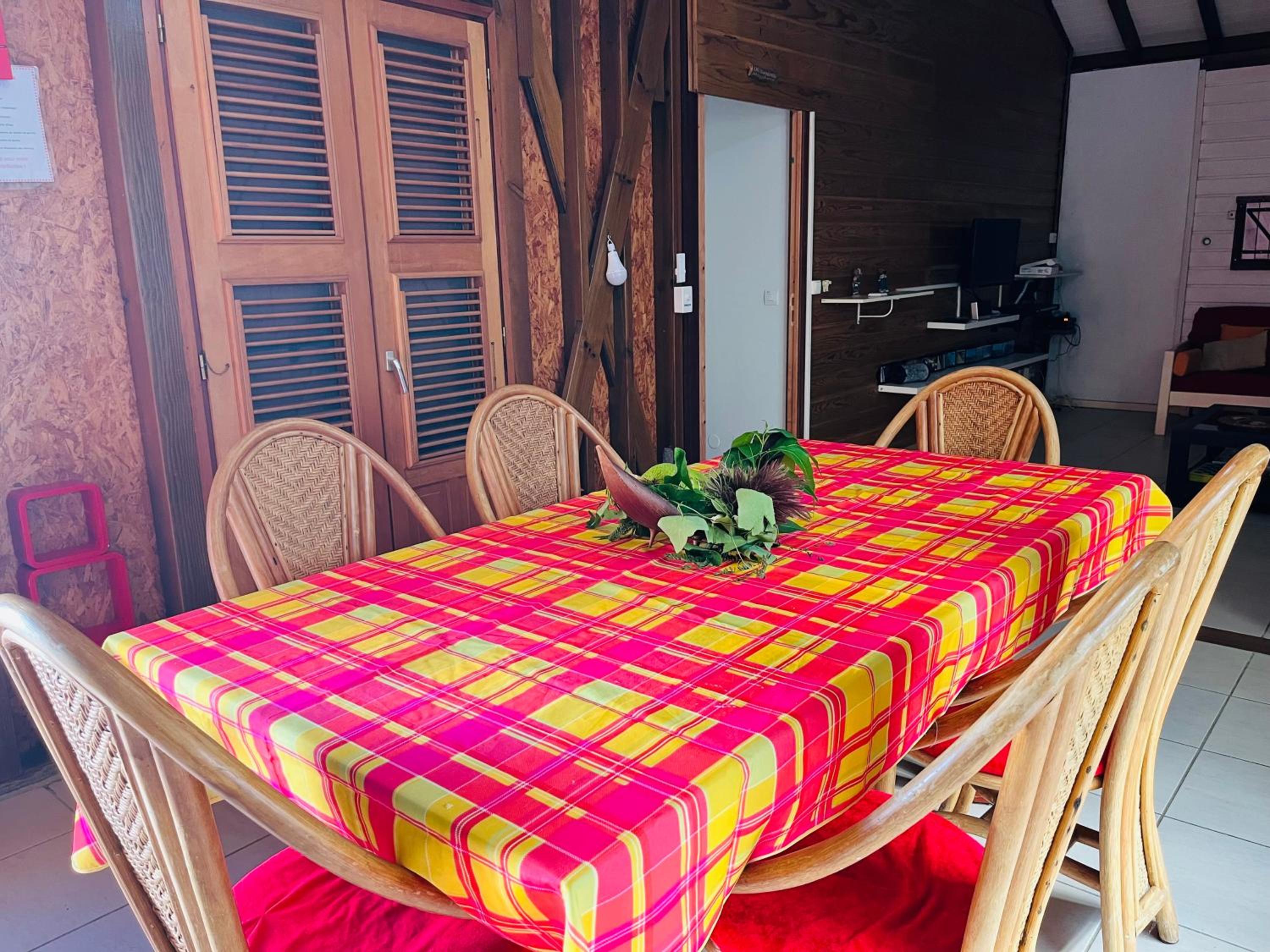 Villa Familiale 8p Piscine Jardin PMR
