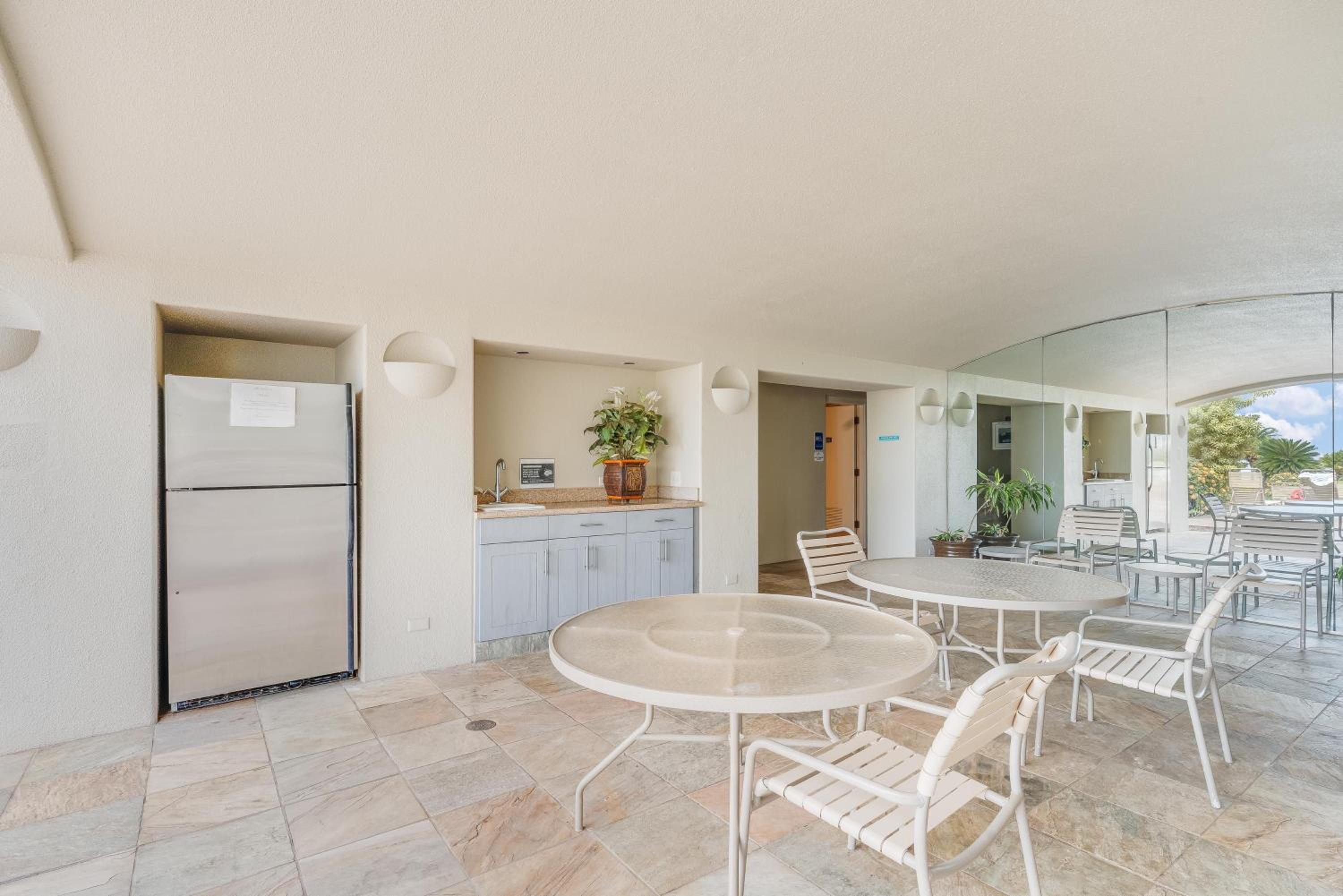 Palms at Wailea 1706 · PAW 1706 Remodeled Wailea 1BD w Pool AC N