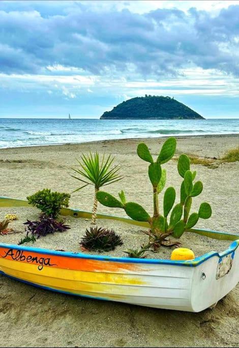 Splendido trilocale vista mare Albenga