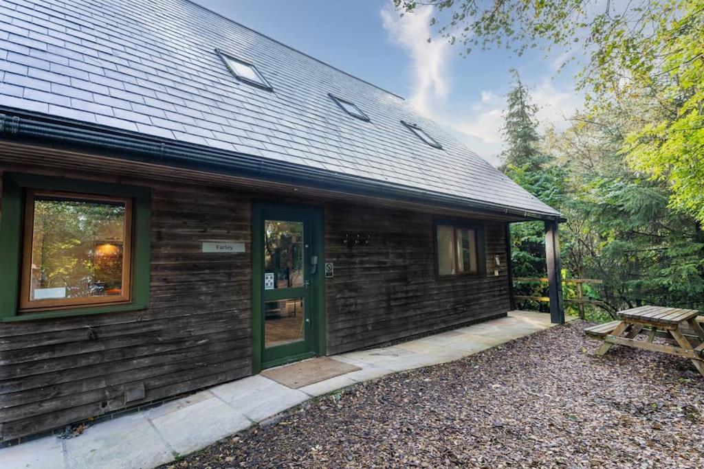 Hotel Farley, Woodland Lodge With Hot Tub For 8