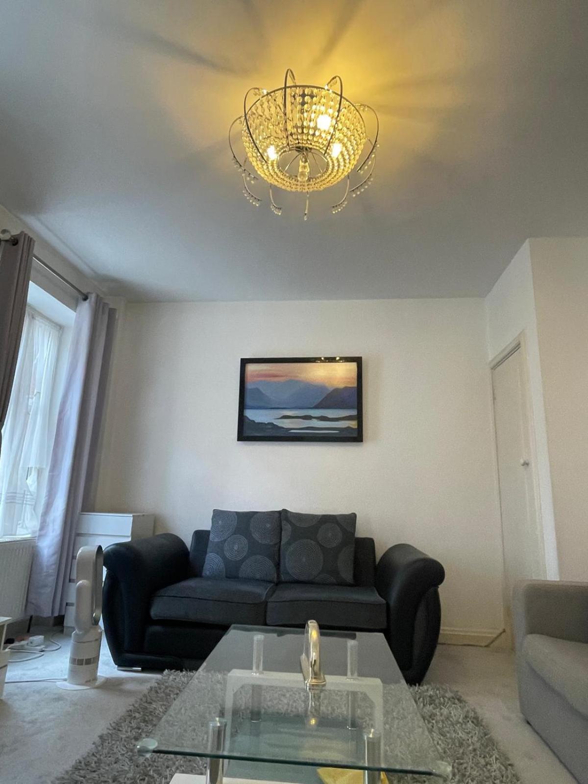 Luxurious Westminster Flat Perfect for Families & Business Travelers, Steps to Landmarks!