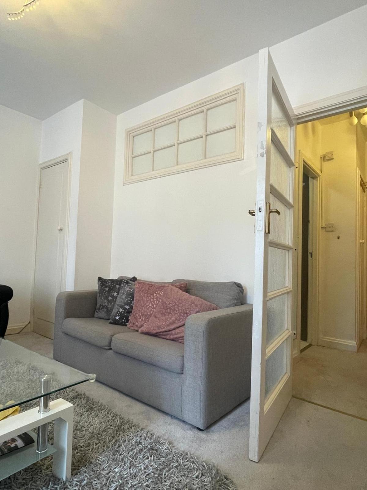 Luxurious Westminster Flat Perfect for Families & Business Travelers, Steps to Landmarks!