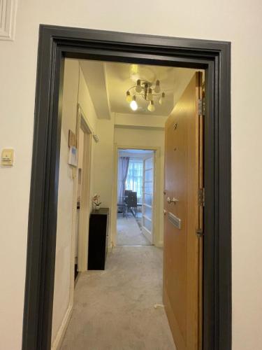Luxurious Westminster Flat Perfect for Families & Business Travelers, Steps to Landmarks!