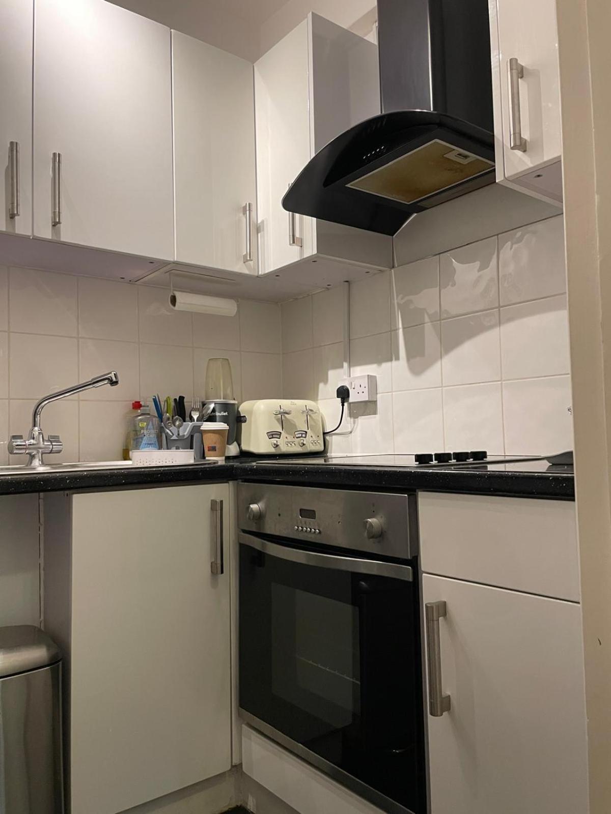 Luxurious Westminster Flat Perfect for Families & Business Travelers, Steps to Landmarks!