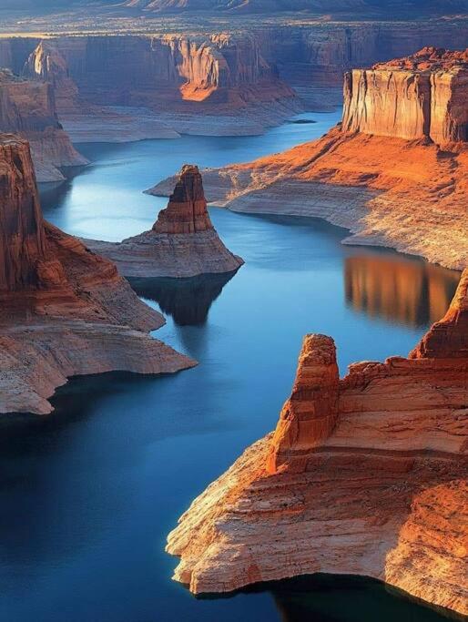 Horseshoe Bend, Antelope Canyon, Powell Oasis
