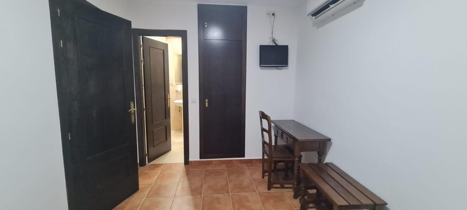 Hostal La RoDa