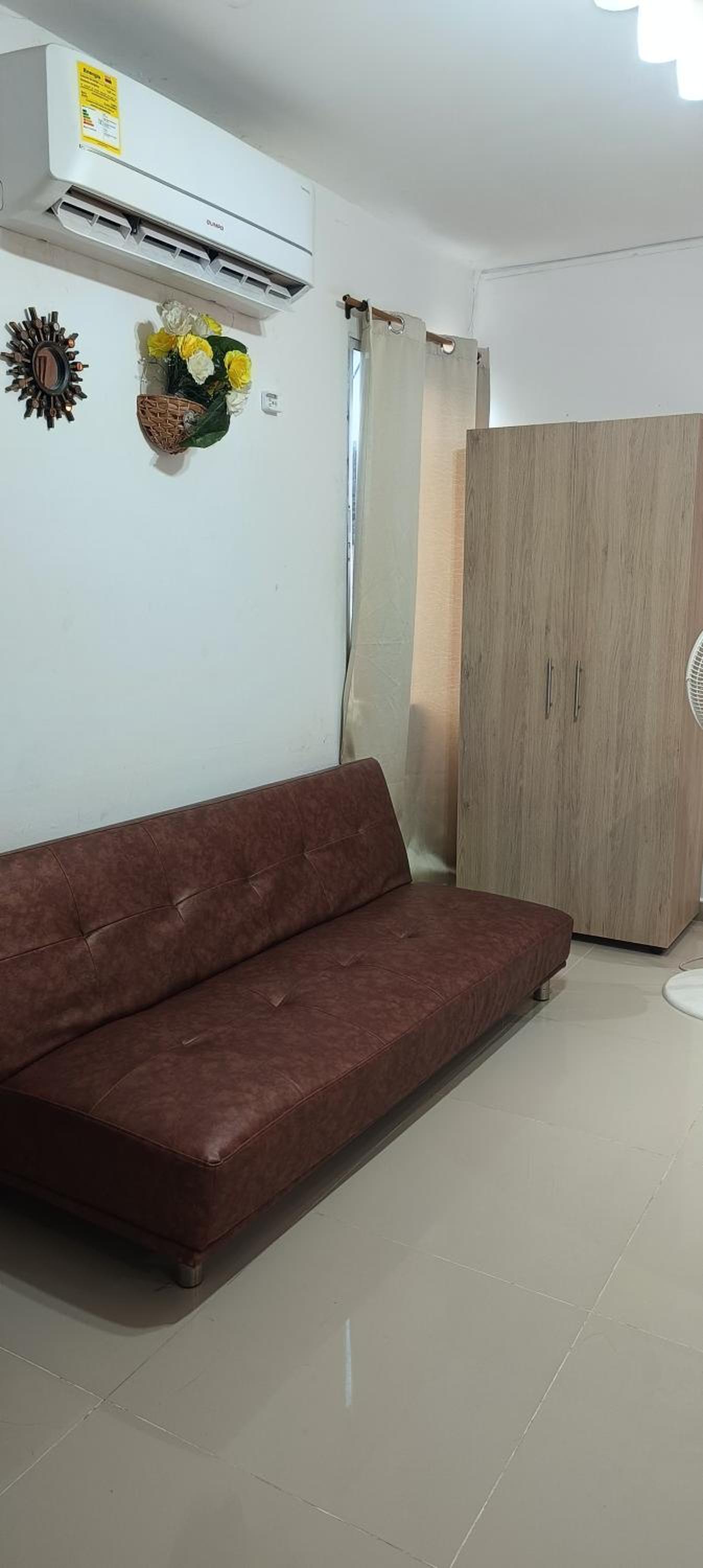 Apartaestudio totalmente equipado con cocina integrada para el uso diario, baño totalmente funcional cerca de centros comerciales y, restaurantes y superme view 3