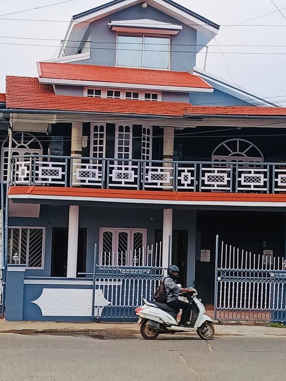 Kuppendare Coorg Home stay G view 3