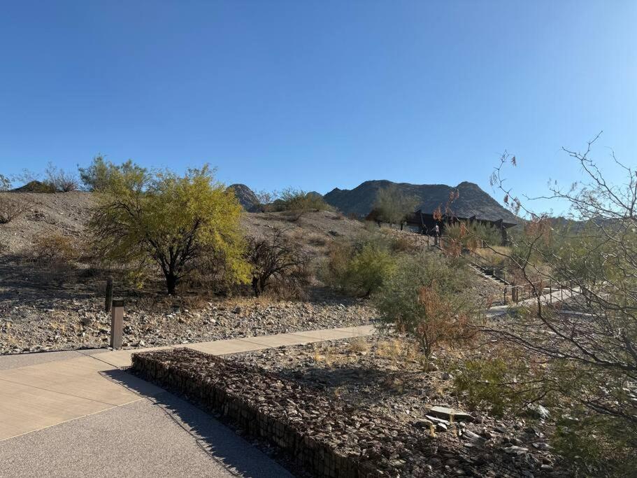 4 Bedrm 2 Ba Office WiFi Hiking House Central Phx view 3