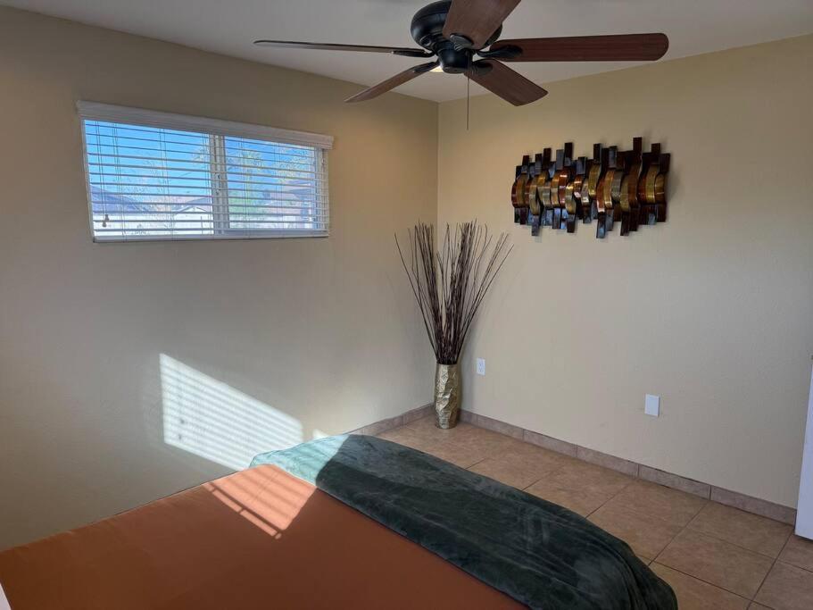 4 Bedrm 2 Ba Office WiFi Hiking House Central Phx view 4