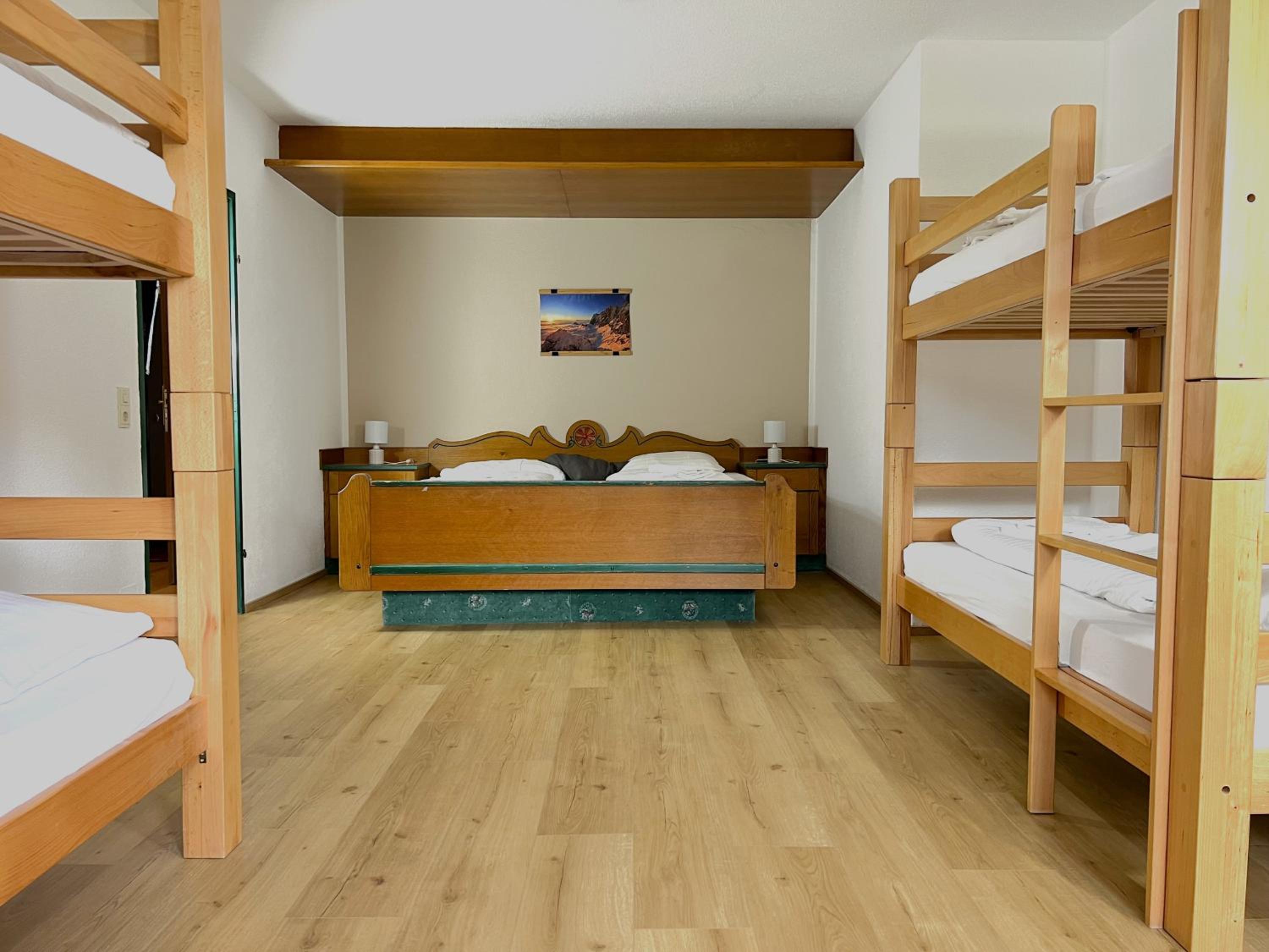 Mountain Hotel & Hostel