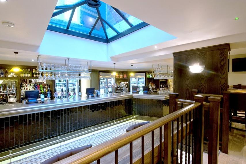 bar