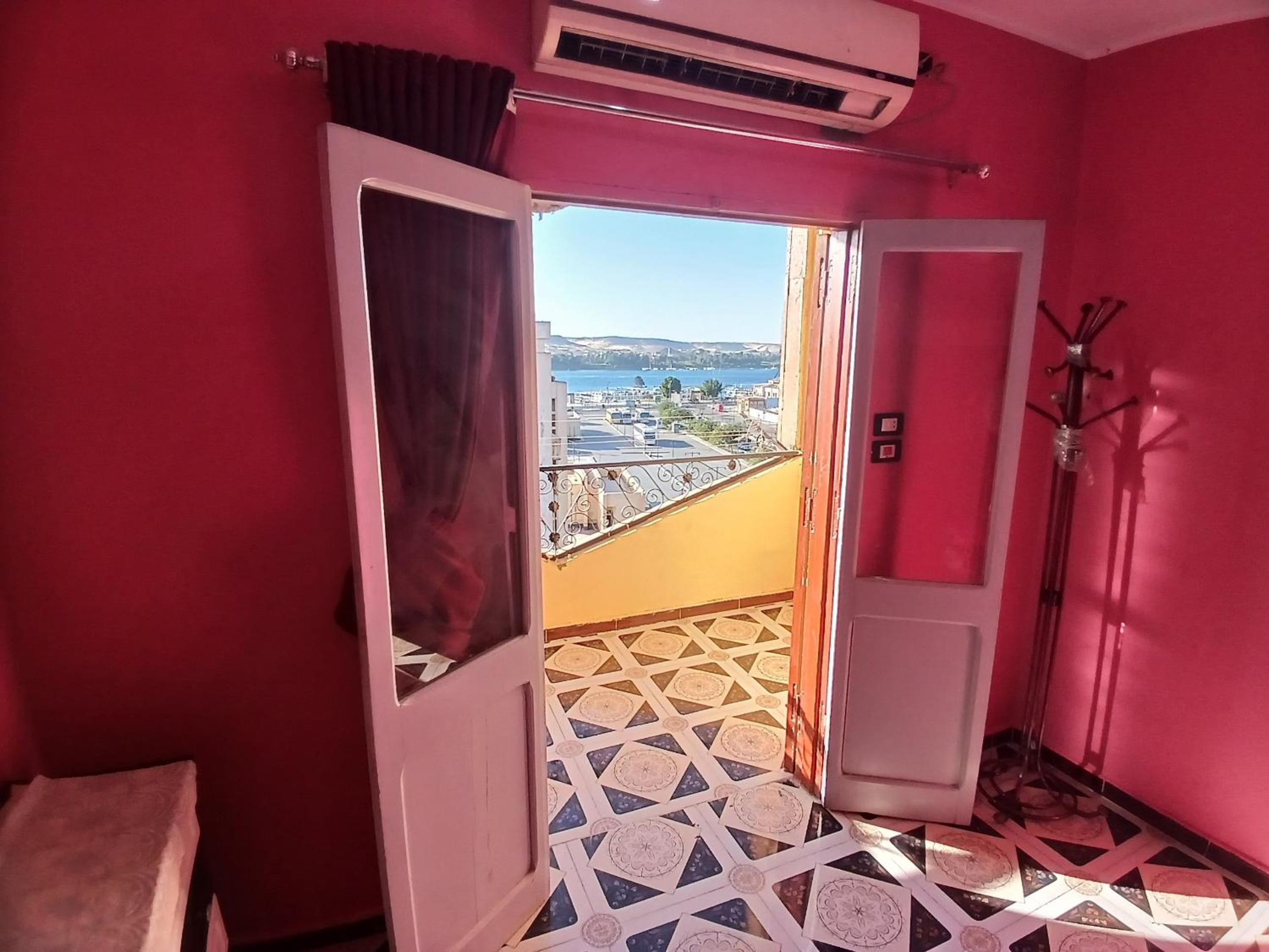 Karam Nile View apartment
