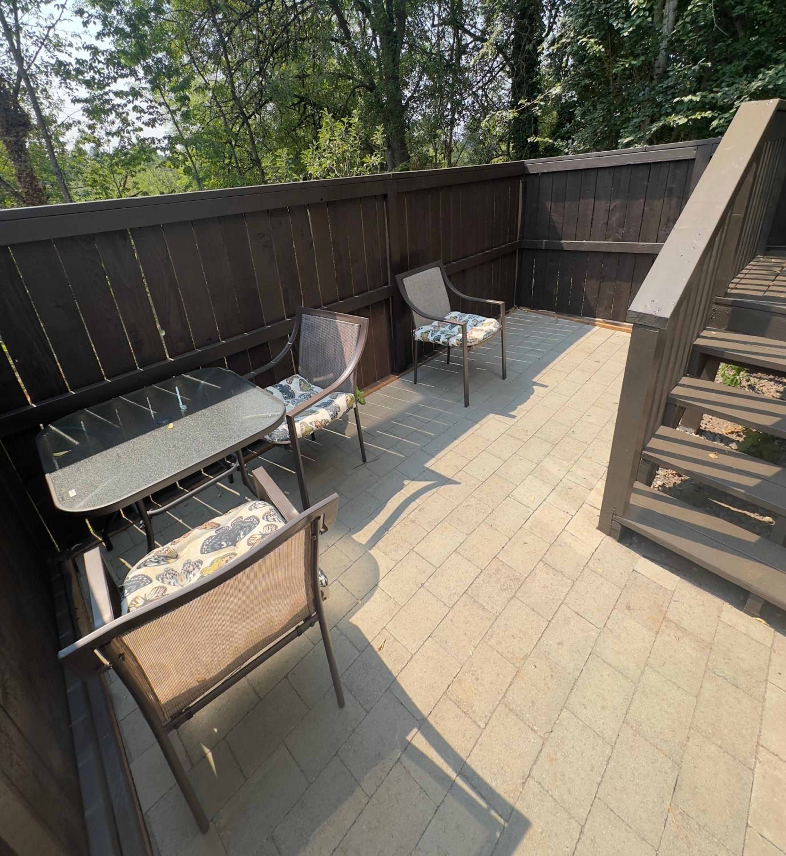 Modern New Build Home 5 min from downtown view 3