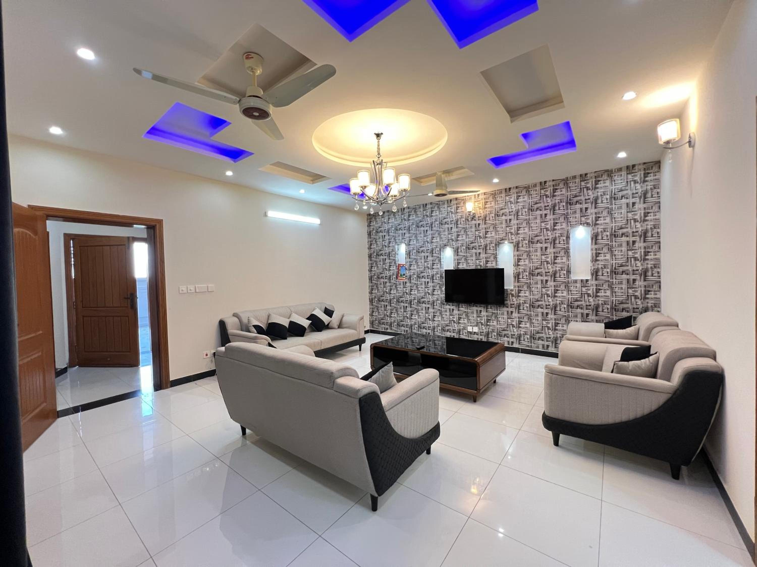 Luxury Holiday Home in Islamabad view 4