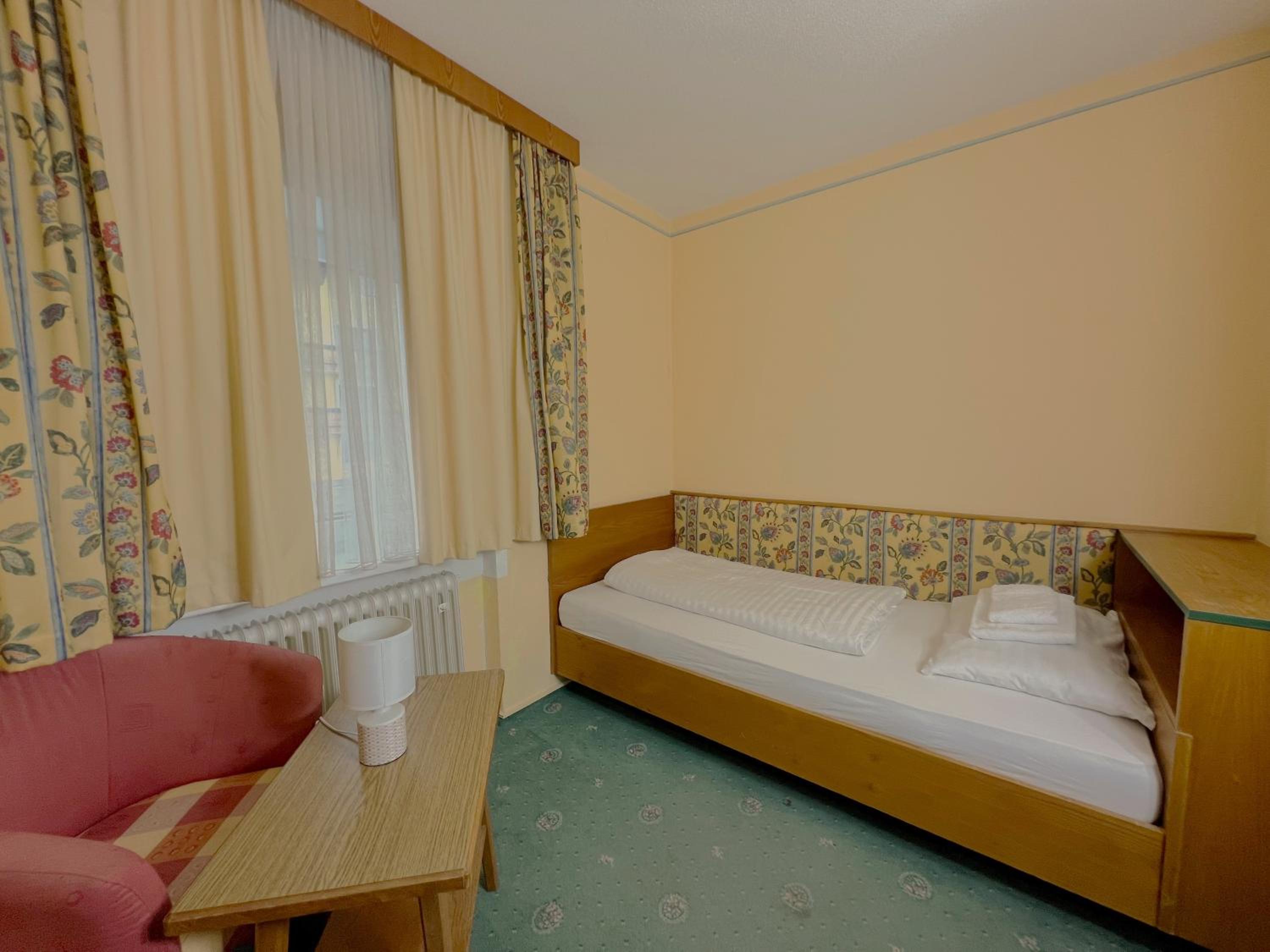 Mountain Hotel & Hostel
