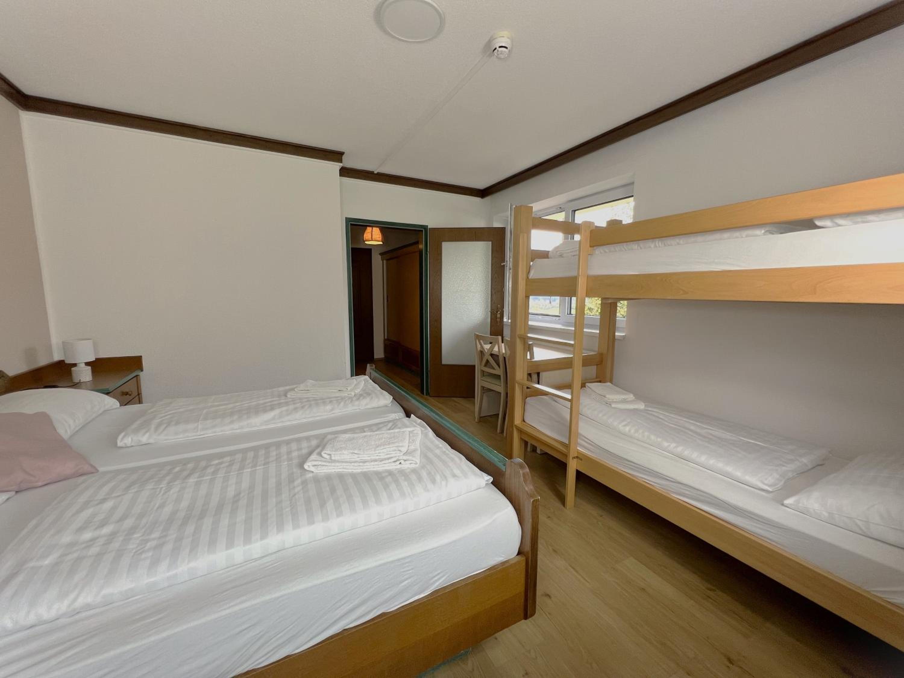 Mountain Hotel & Hostel
