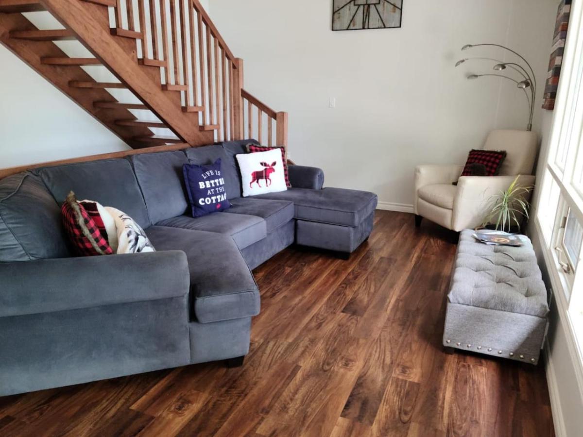 Muskoka Charm Beautiful four bedroom cottage