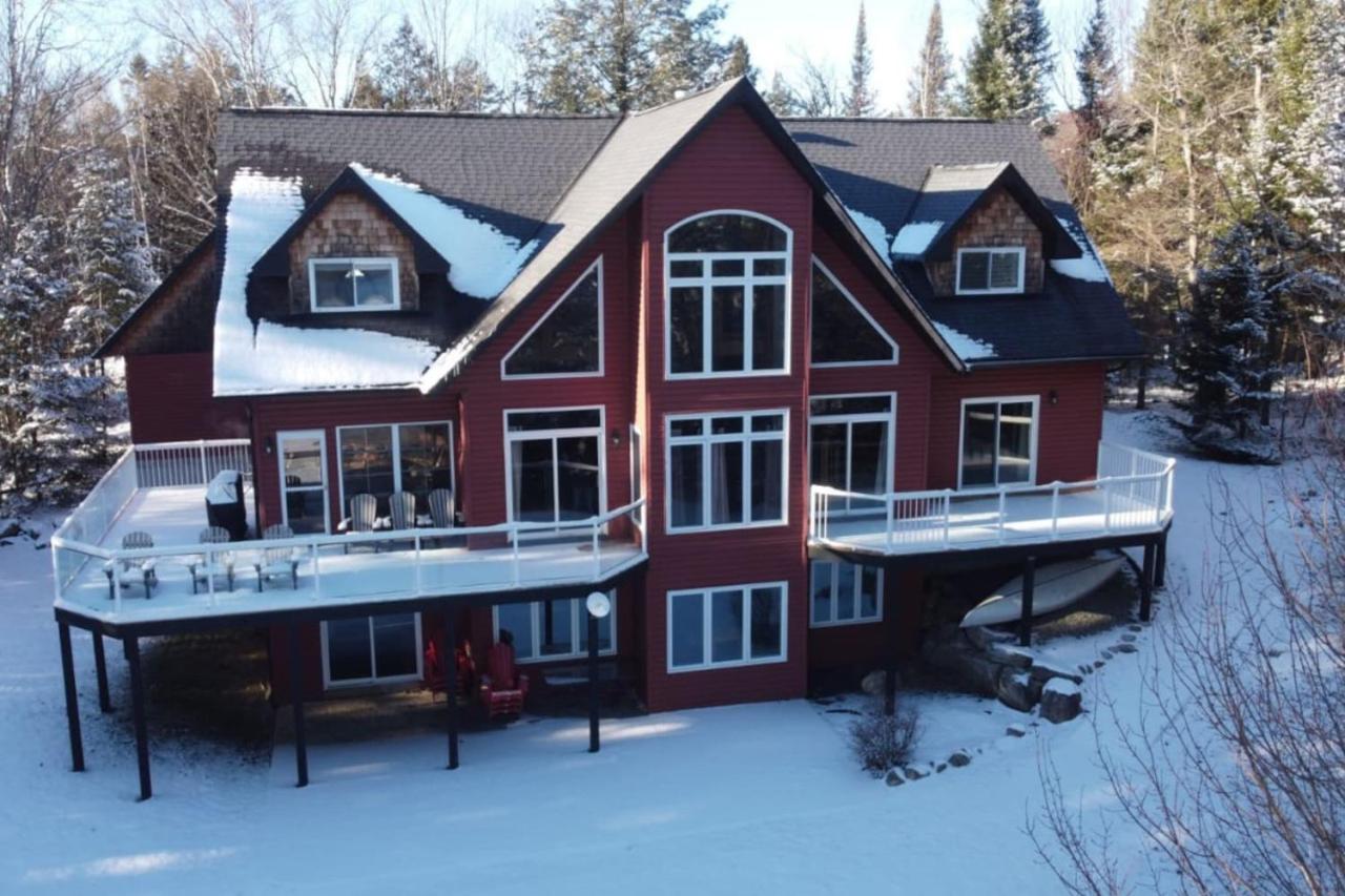 Red Devil Six Bedroom Cottage Private Beach