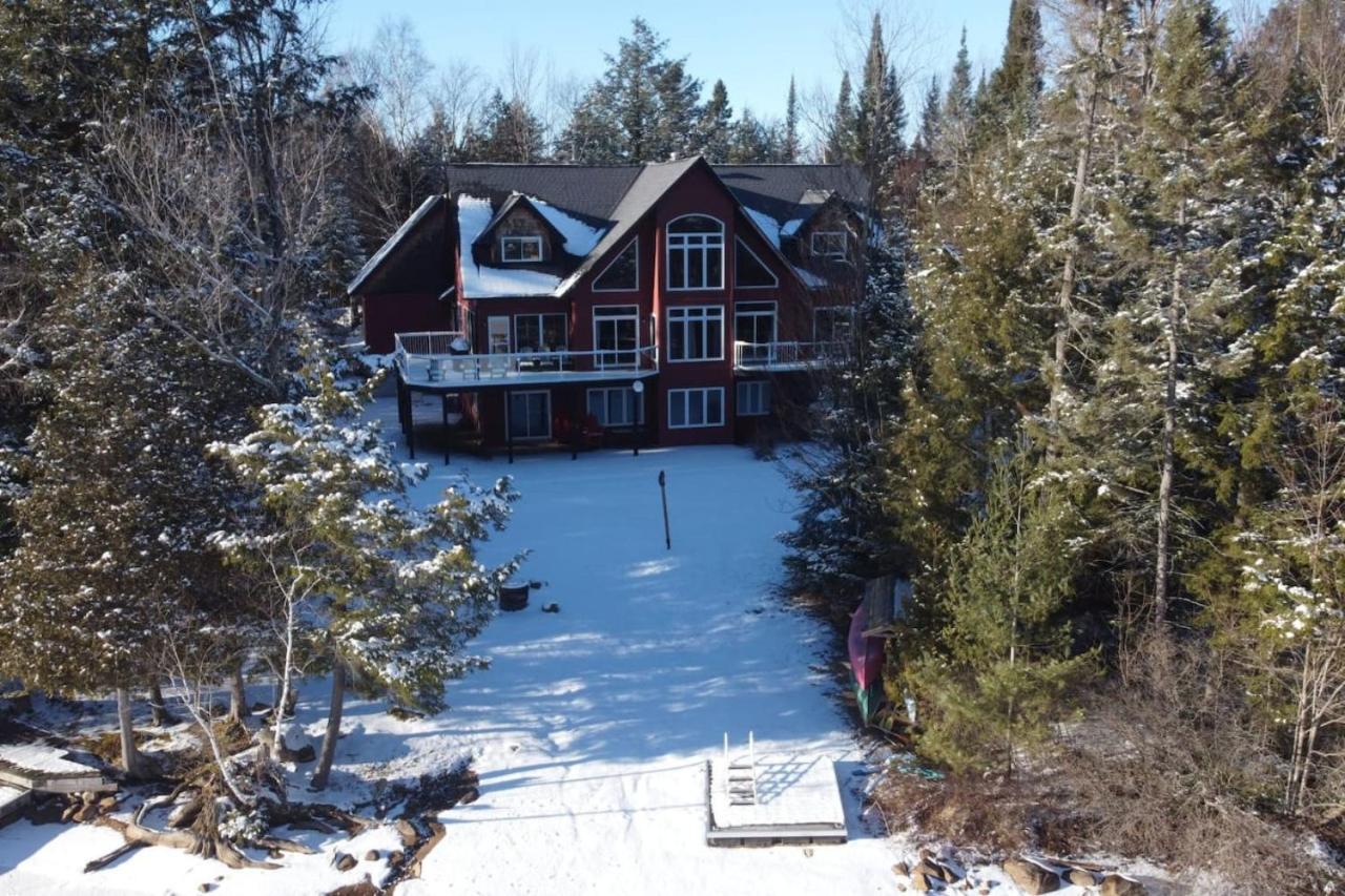 Red Devil Six Bedroom Cottage Private Beach