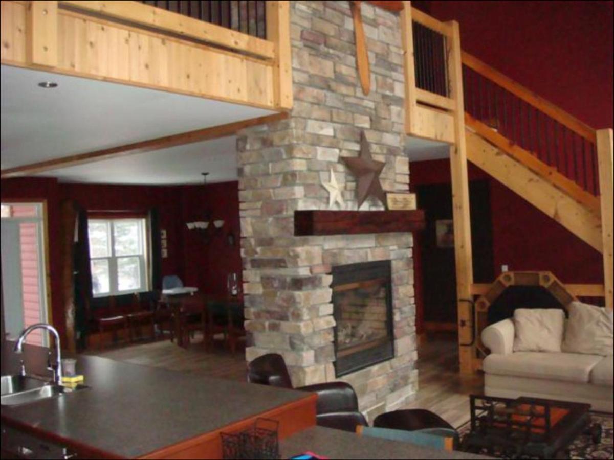 Red Devil Six Bedroom Cottage Private Beach