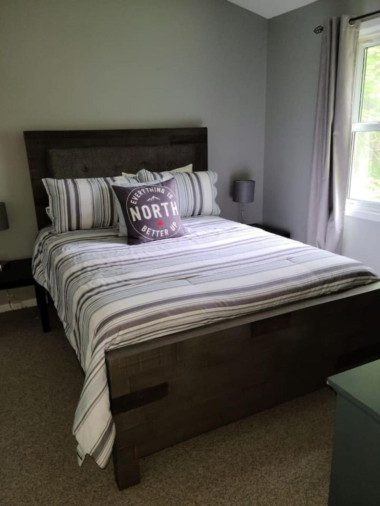 Muskoka Charm Beautiful four bedroom cottage