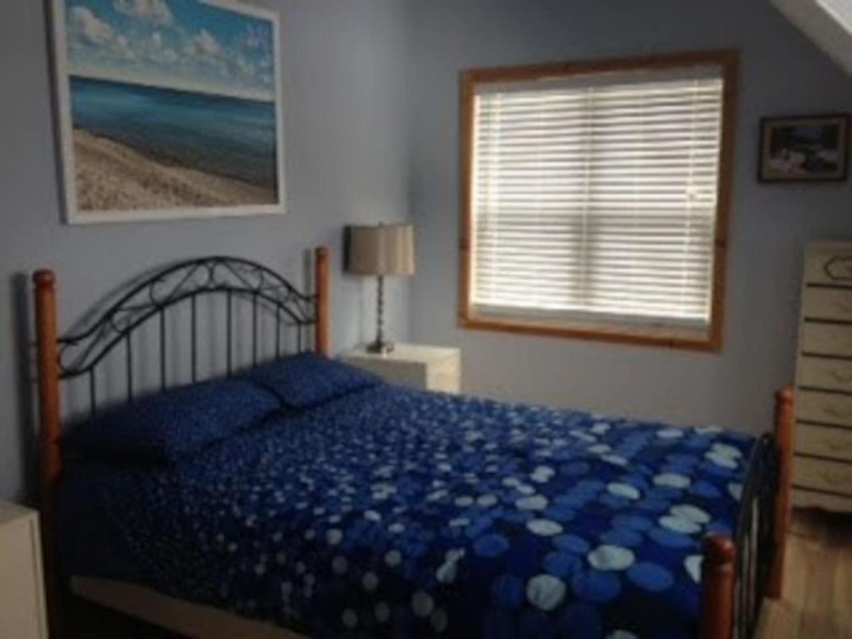Red Devil Six Bedroom Cottage Private Beach