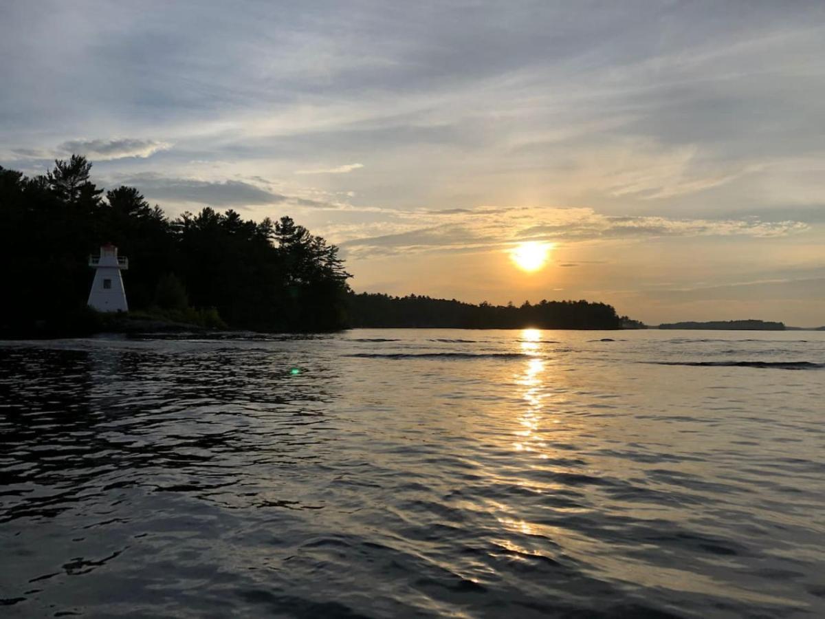 Muskoka Charm Beautiful four bedroom cottage