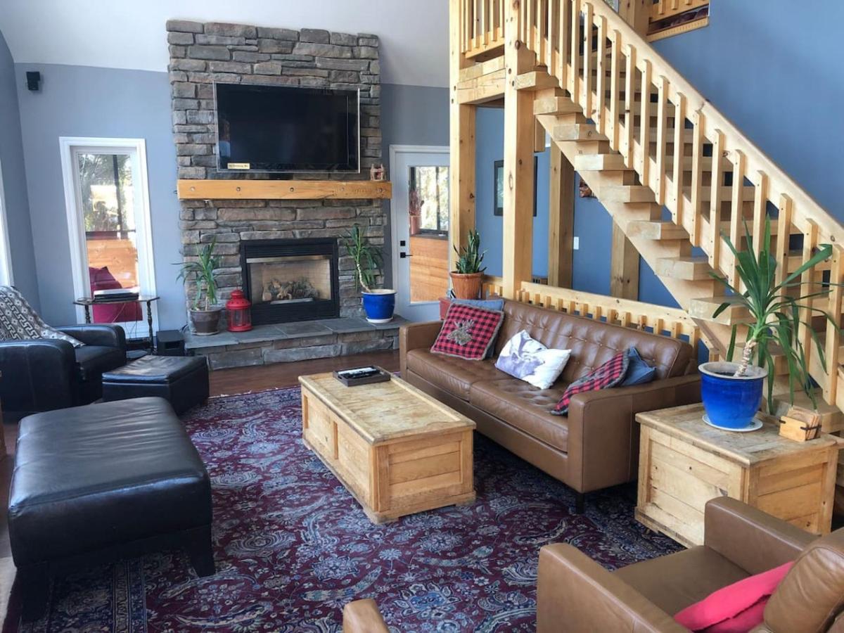 Camp David Beautiful five bedrooms Private beach