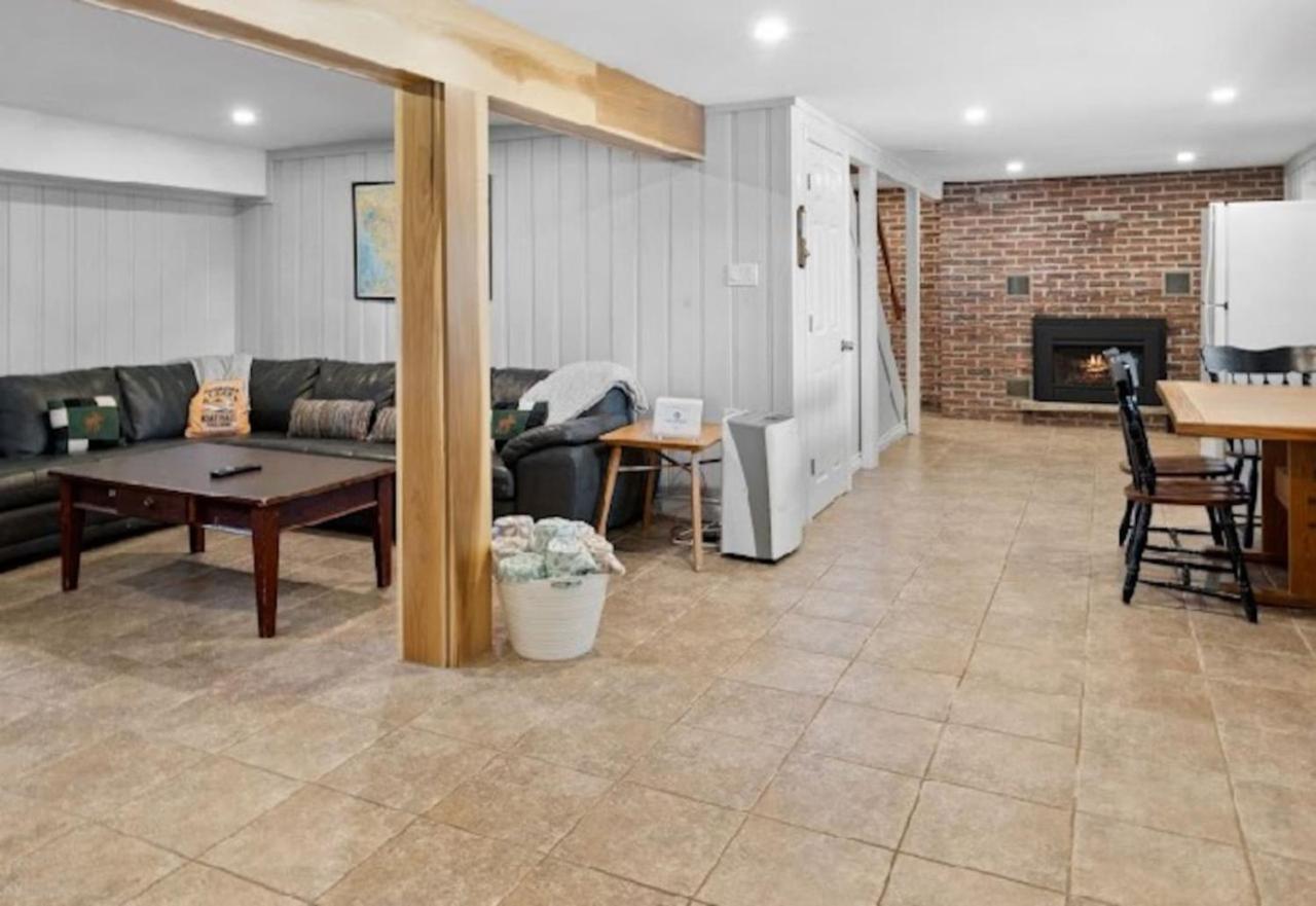 Muskoka Charm Beautiful four bedroom cottage