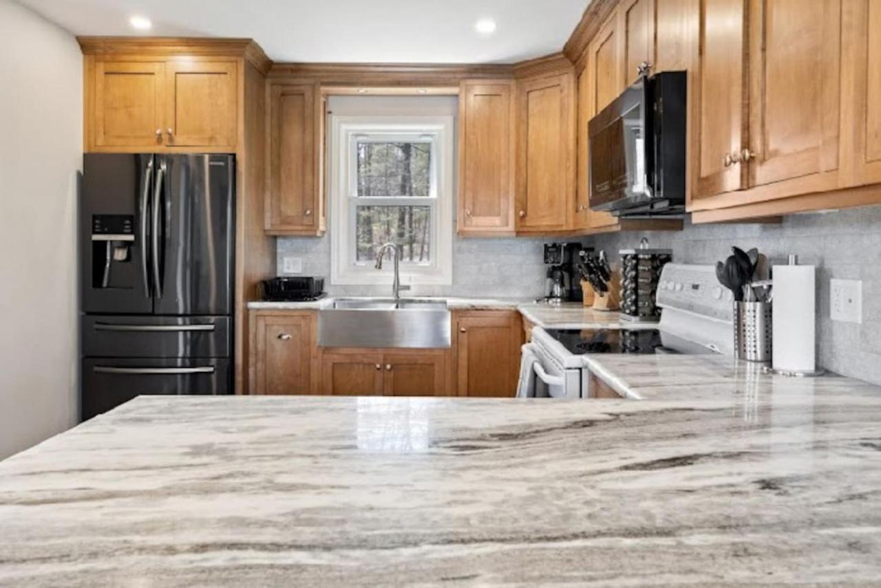 Muskoka Charm Beautiful four bedroom cottage