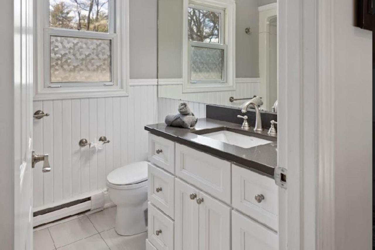 Muskoka Charm Beautiful four bedroom cottage
